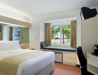Microtel Inn & Suites By Wyndham Seneca Falls Bagian luar foto